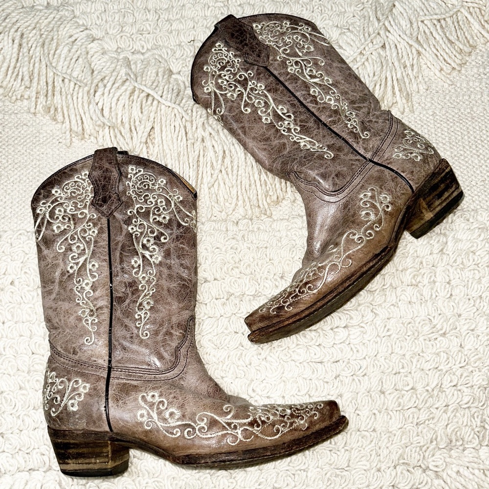 CORRAL brown gray Crater with bone embroidery western leather boots snip toe 5